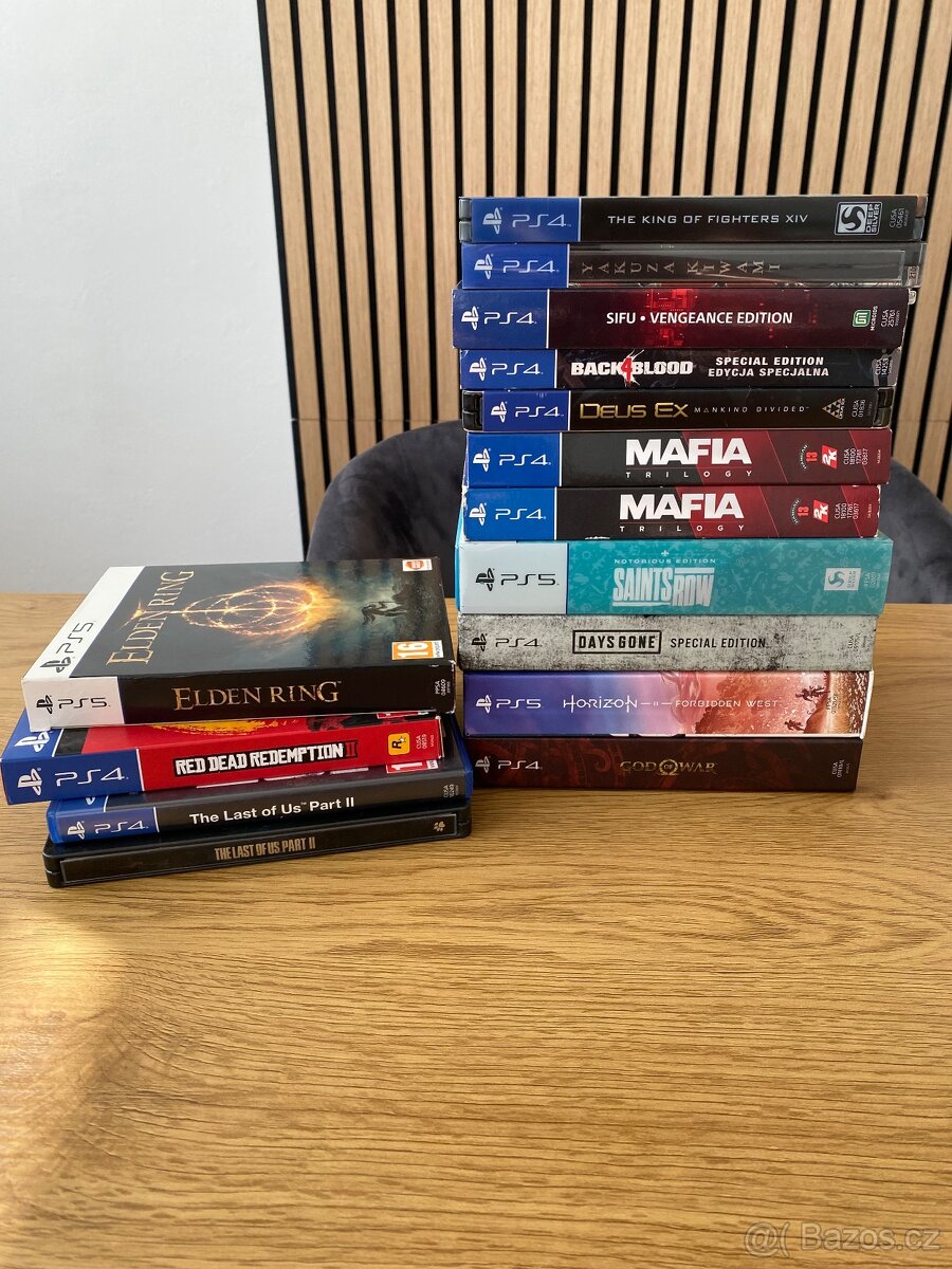 Steelbook artbook - obsahují hry