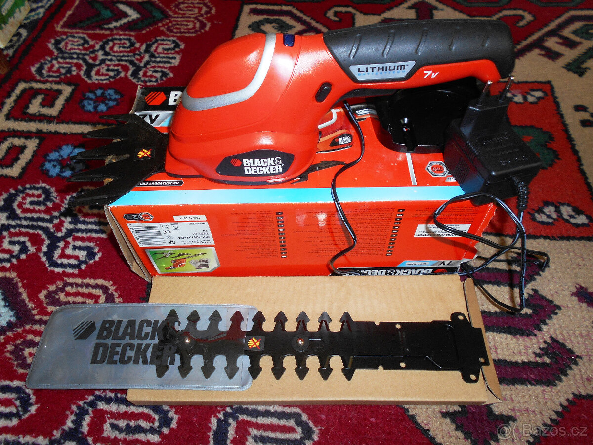 Nůžky aku na trávu Black-Decker GSL700