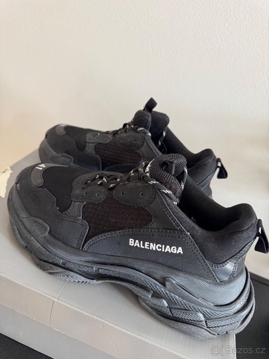 Balenciaga Triple S Black