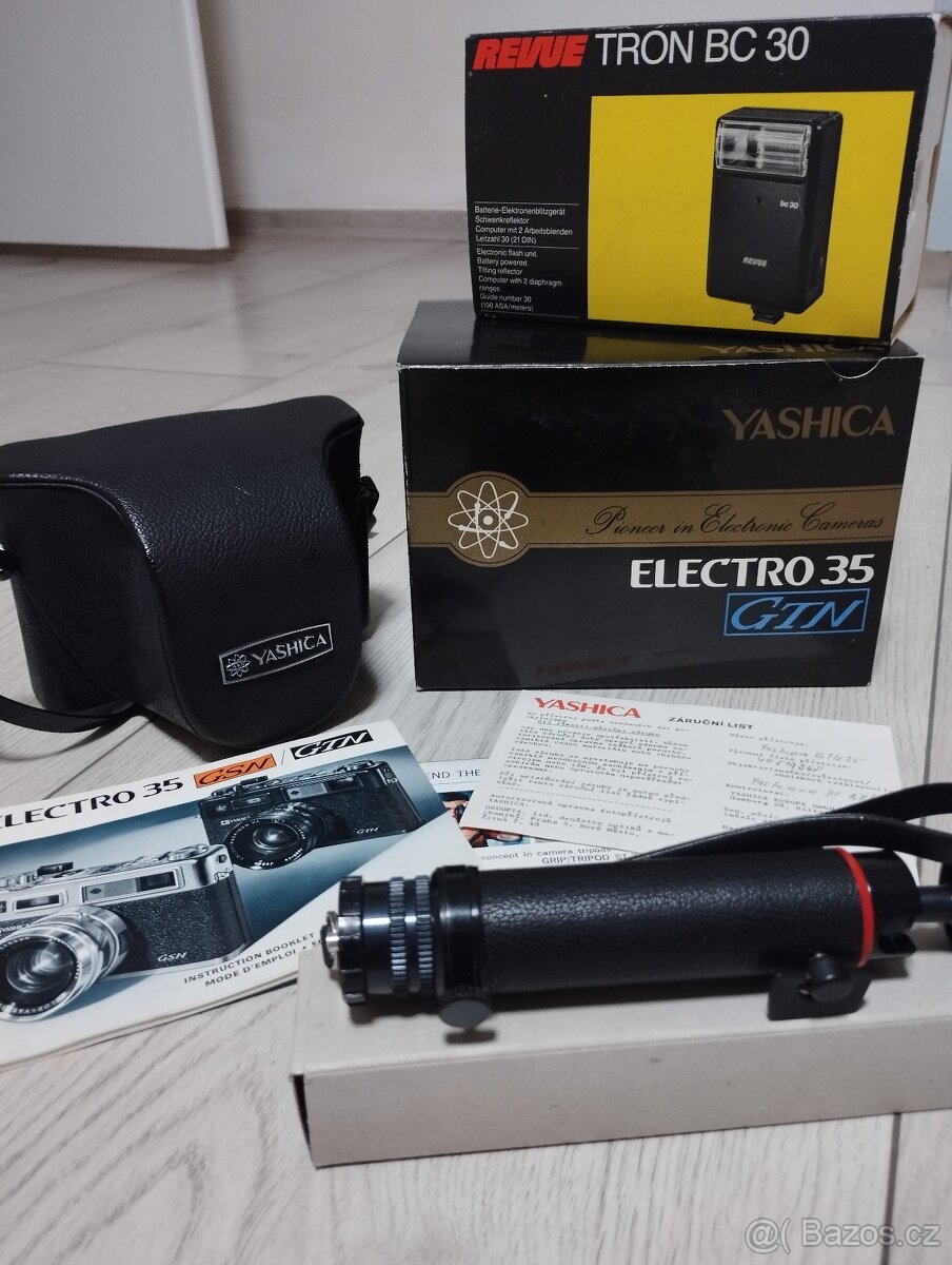 Yashica electro 35, r.1976 (foto brašna, stativ, blesk)