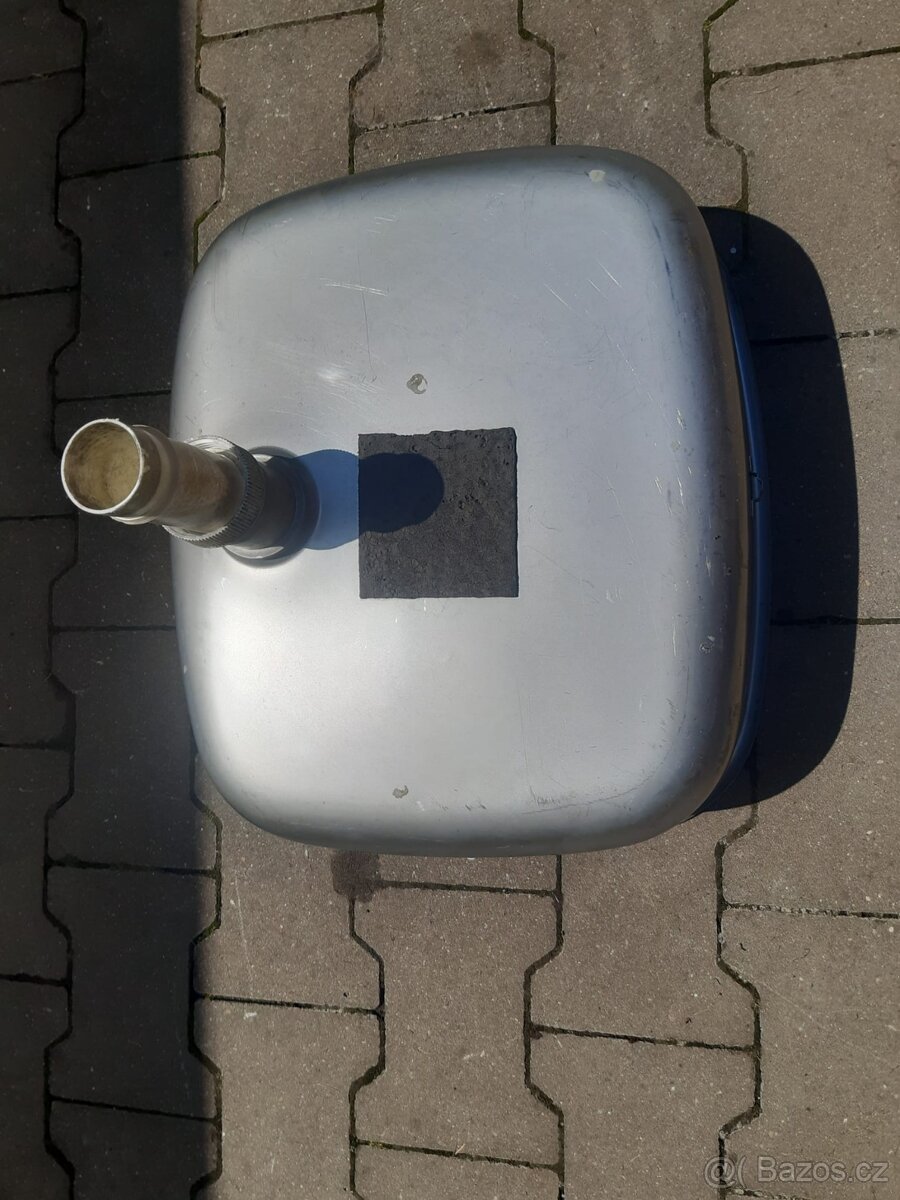 Nerezový kuchyňský dřez 2