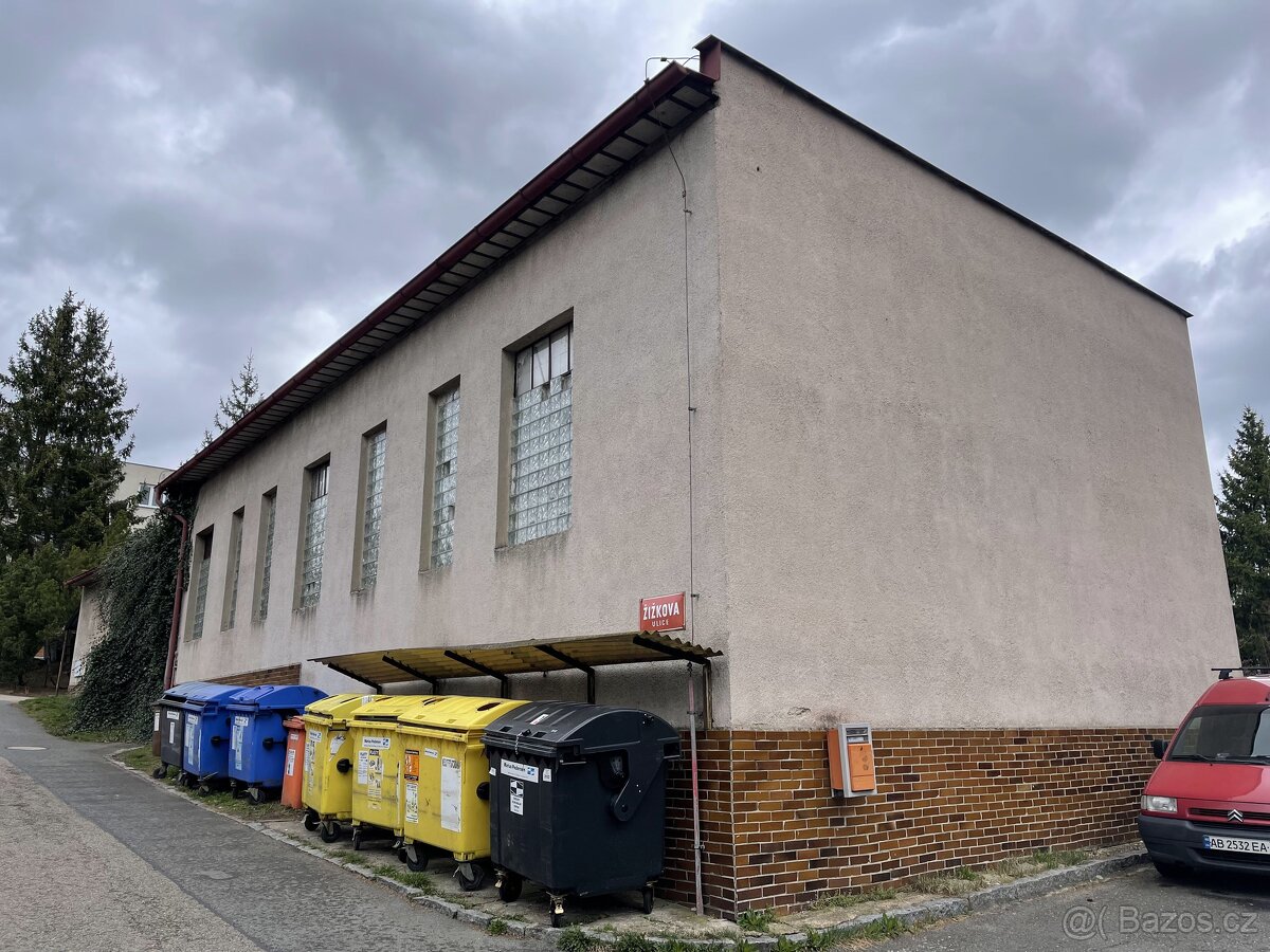 Pronájem, komerční, 315 m, Žižkova, Velké Popovice, Česko