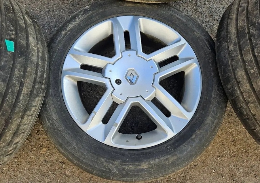 Renault 17" – 5x108 – sada s pneu