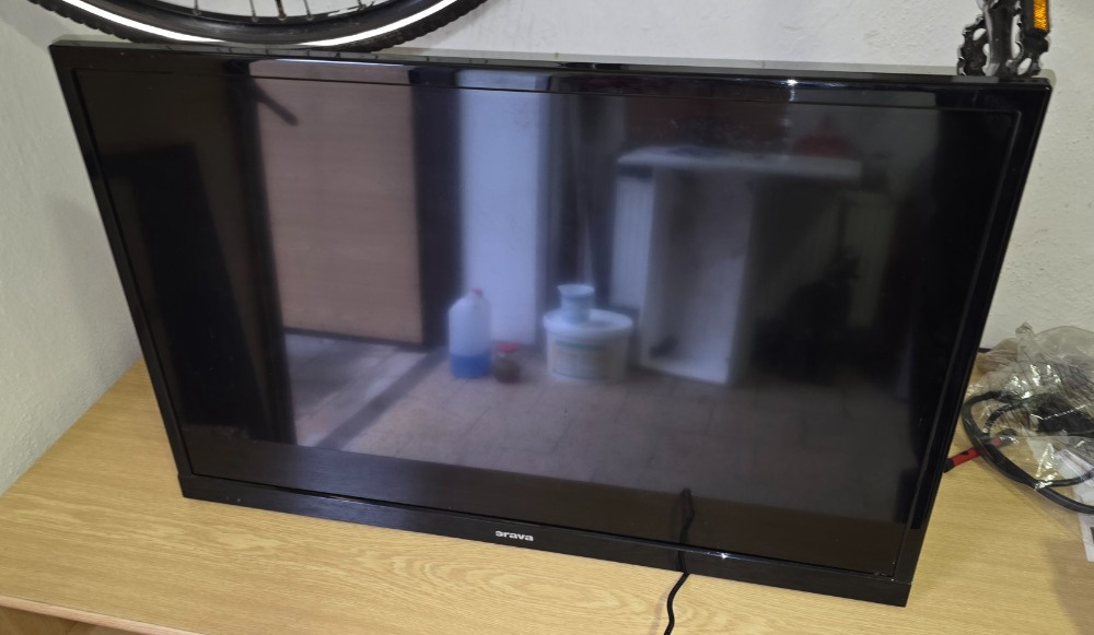 Televize Orava LT 823 LED C82B