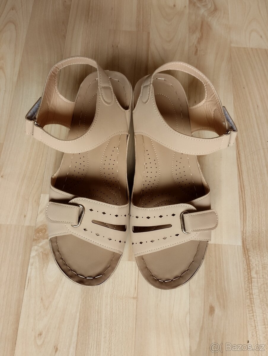 Nové dámské sandály vel.43