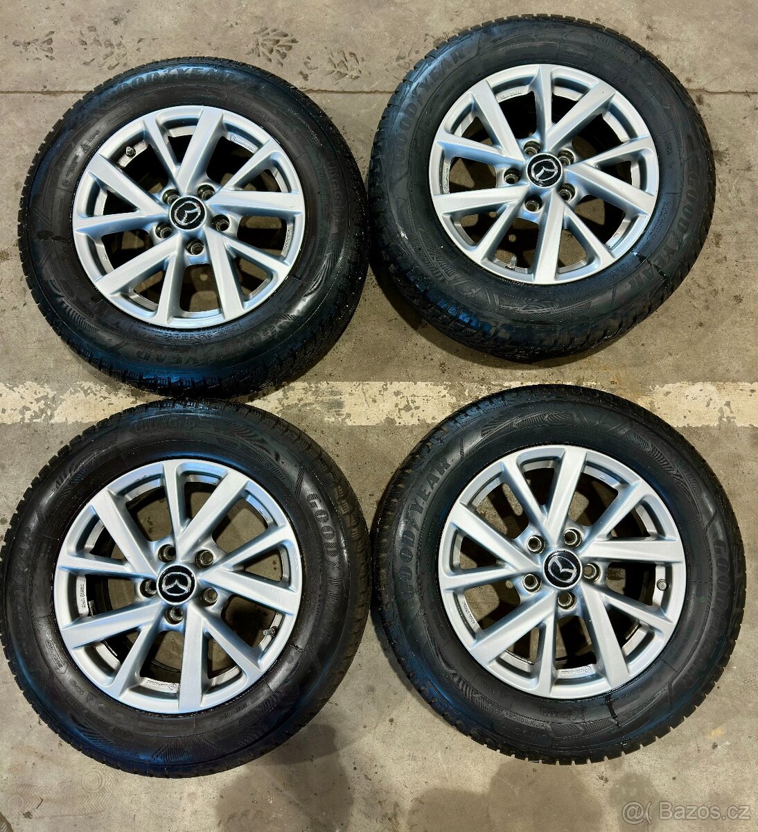 Prodám komplet zimní kola na Mazdu cx-30 vč. disků, ventilků