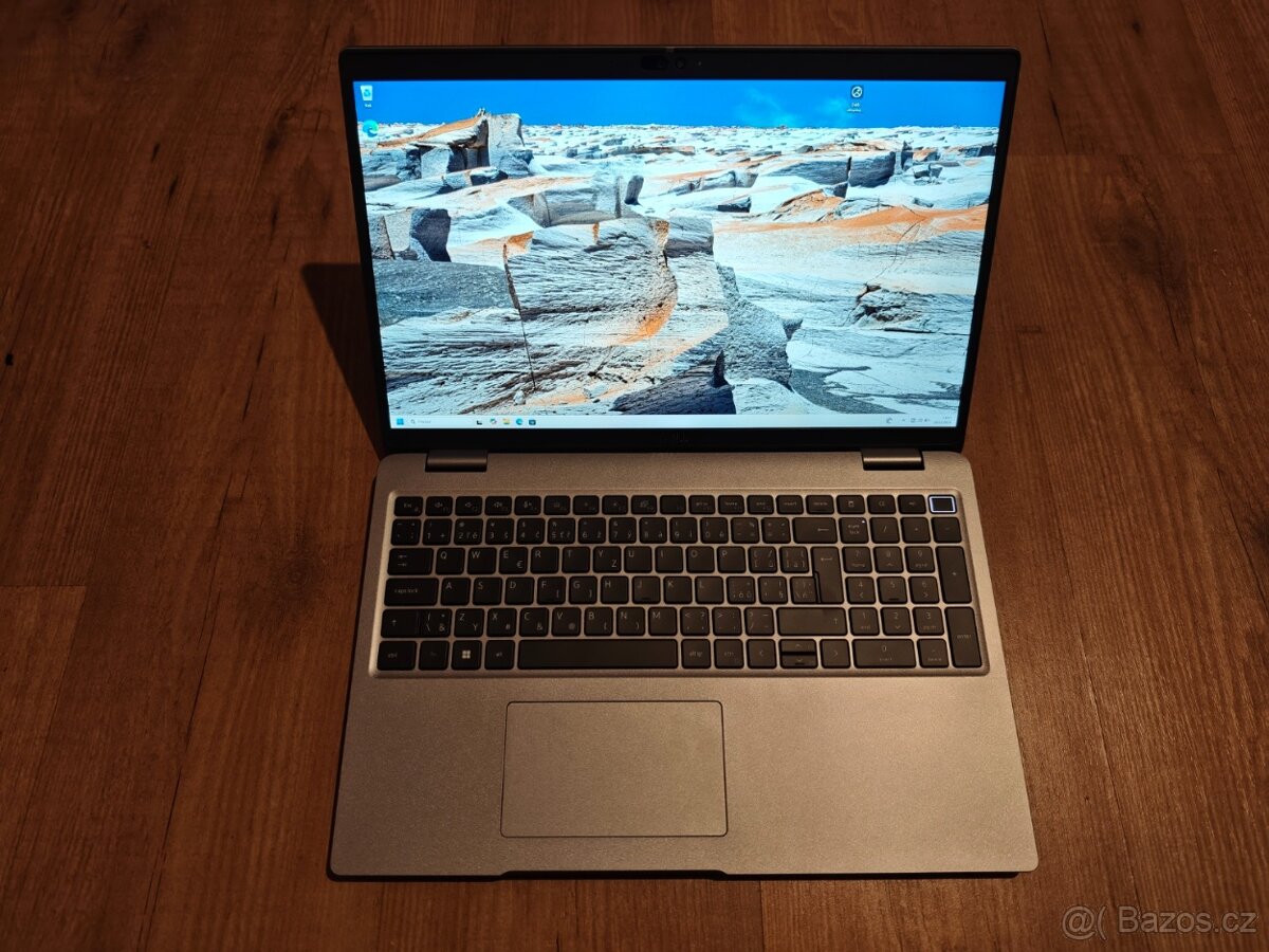 Dell Latitude 5540 i5-1335U 16GB 512GB záruka 9.1.2027