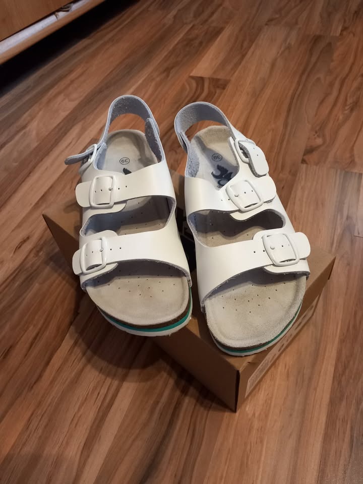 PRACOVNÍ BOTY TÉMĚŘ NOVÉ