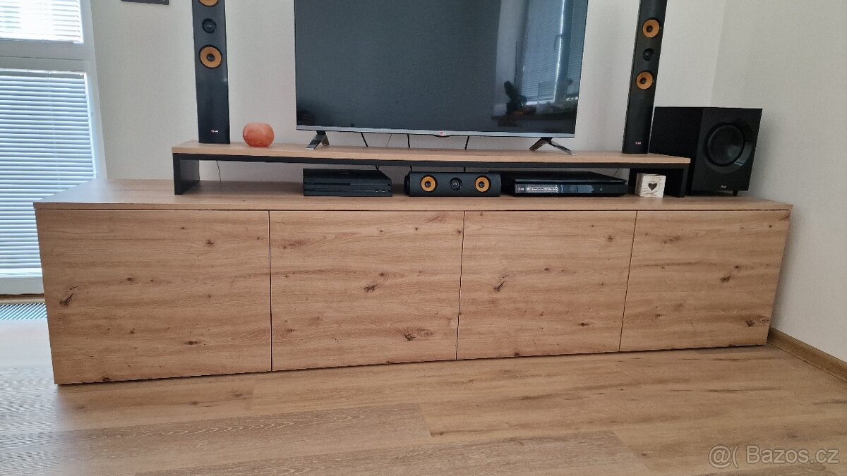 Televizní stolek