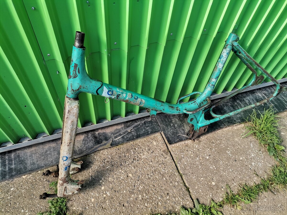 Stadion S11 kostra s ušima