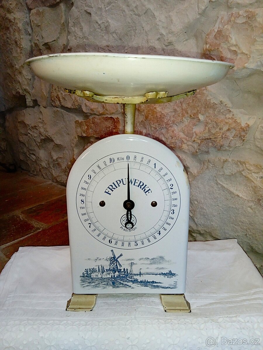 Stará jednomisková váha