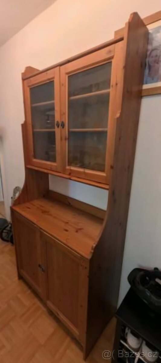VITRÍNA - PŘÍBORNÍK IKEA LEKSVIK