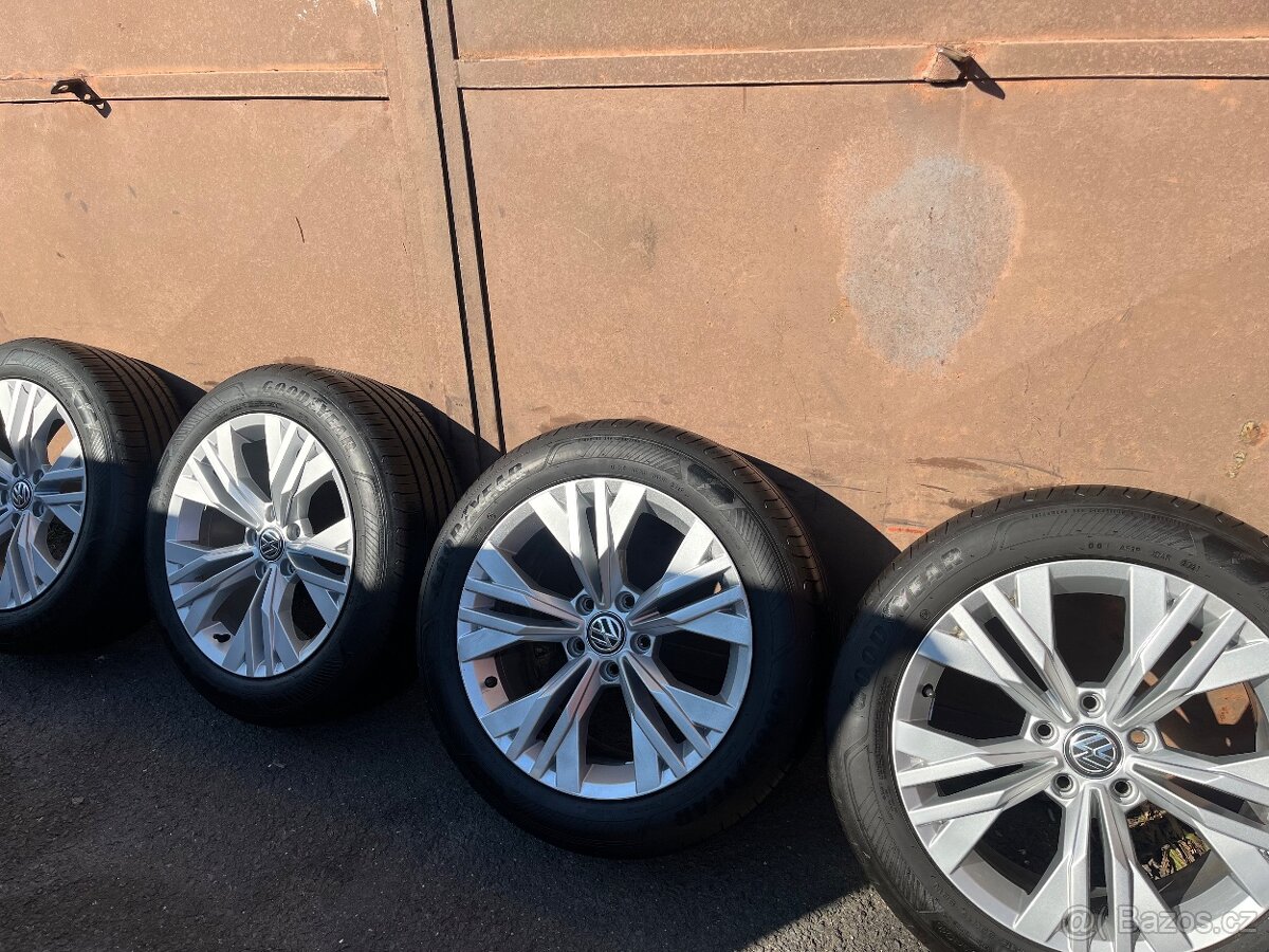 ALU kola+letni pneu org VW 215/55 17’