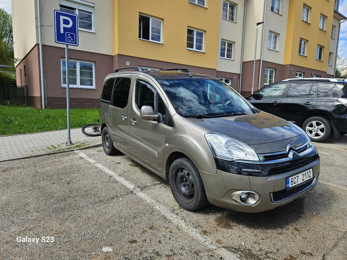 Citroen Berlingo 1.6 hdi 84kw  prosim jen sms zavolám aam 