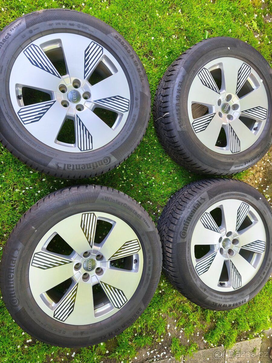 Zimní sada Audi E-tron r19 Continental 255/55/19