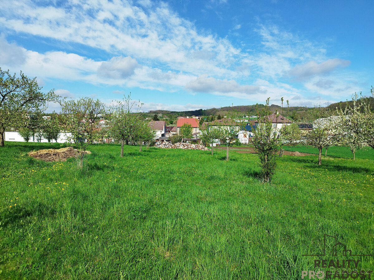 RD 5+1 se zahradou 2105 m2 v Kostelci u Holešova.