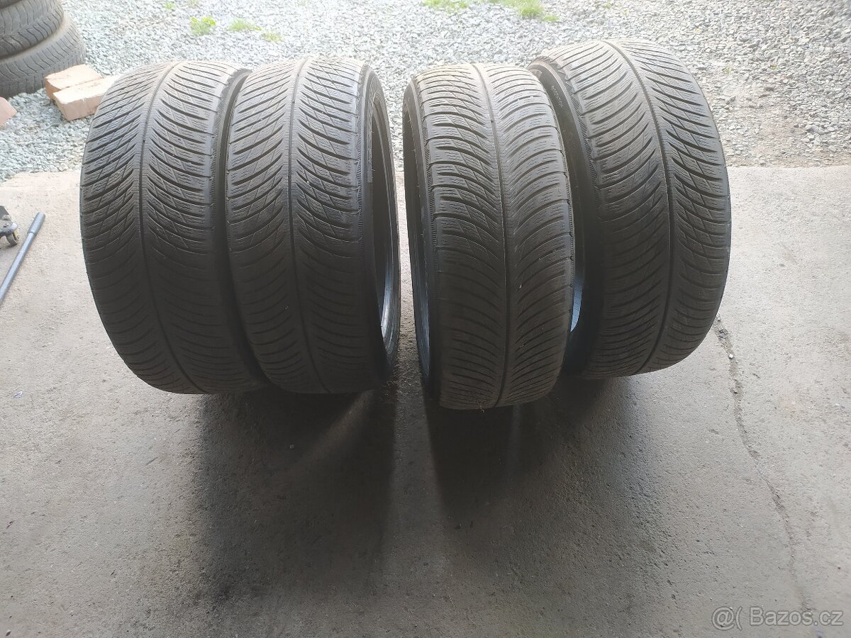 Zimní pneu Michelin 245/45-19 102V