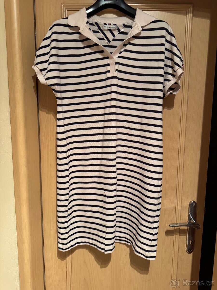 Šaty tommy hilfiger s proužek