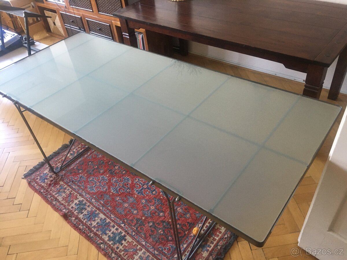 pracovní stůl IKEA
