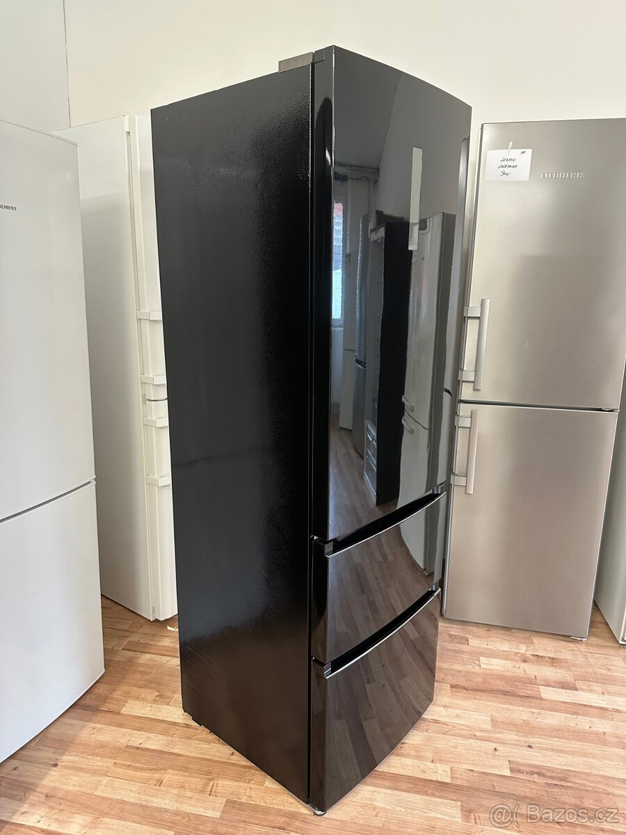 Lednice s mrazákem Haier (183)