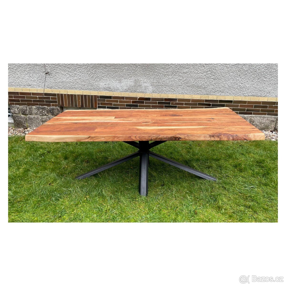 Masivní jídelní stůl - Living 210 cm