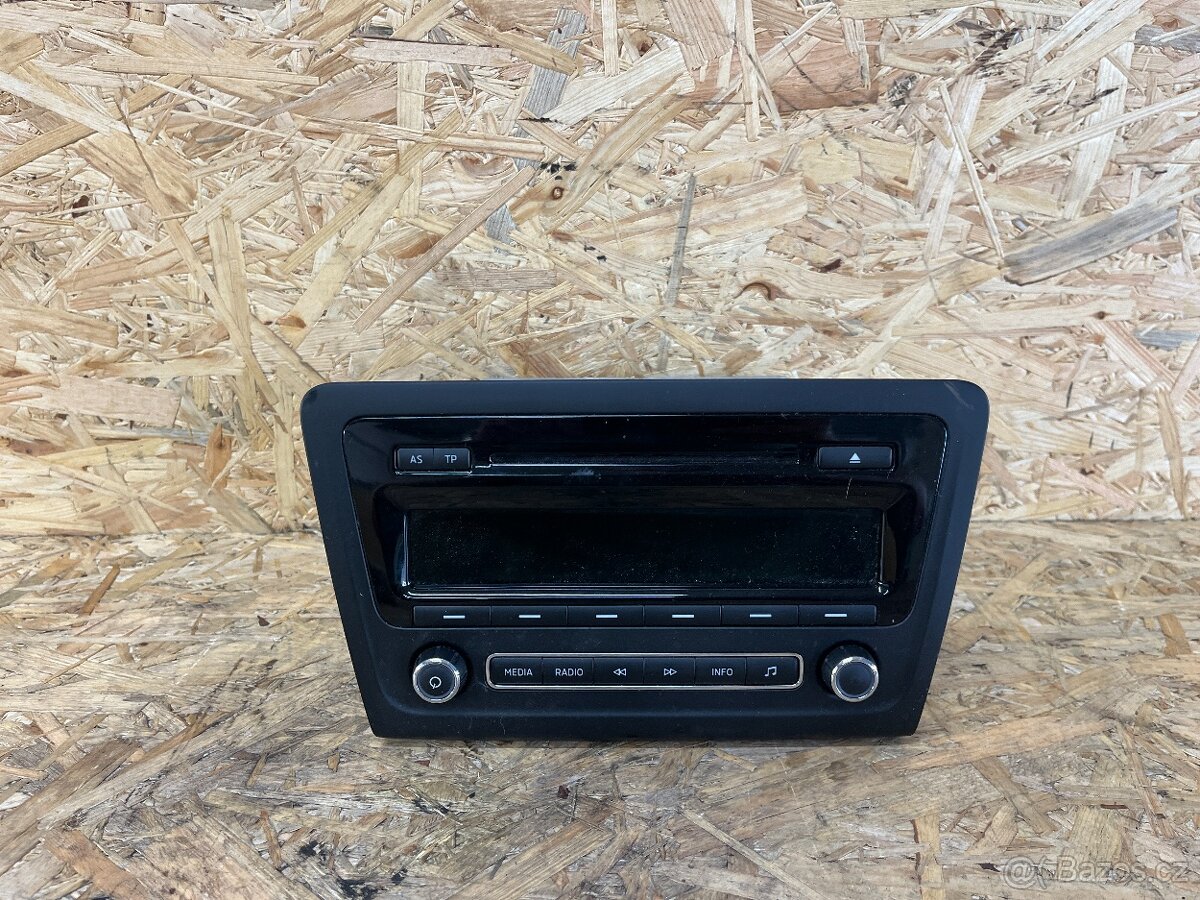 RÁDIO ŠKODA RAPID 5J0035161E