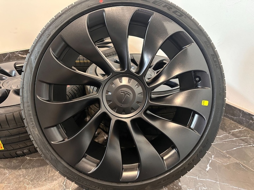 Original alu letní Model Tesla Model Y r21