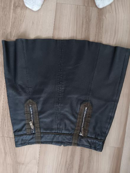 Dámská designová mini sukně z pravé kůže