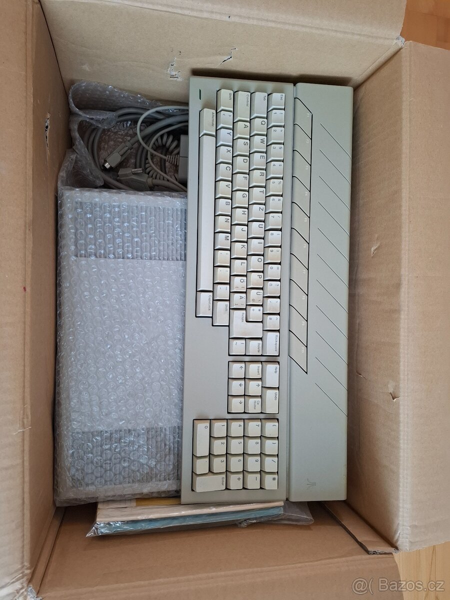 ATARI Mega ST 1 + MEGAFILE 30 s originiálním příslušenstvím