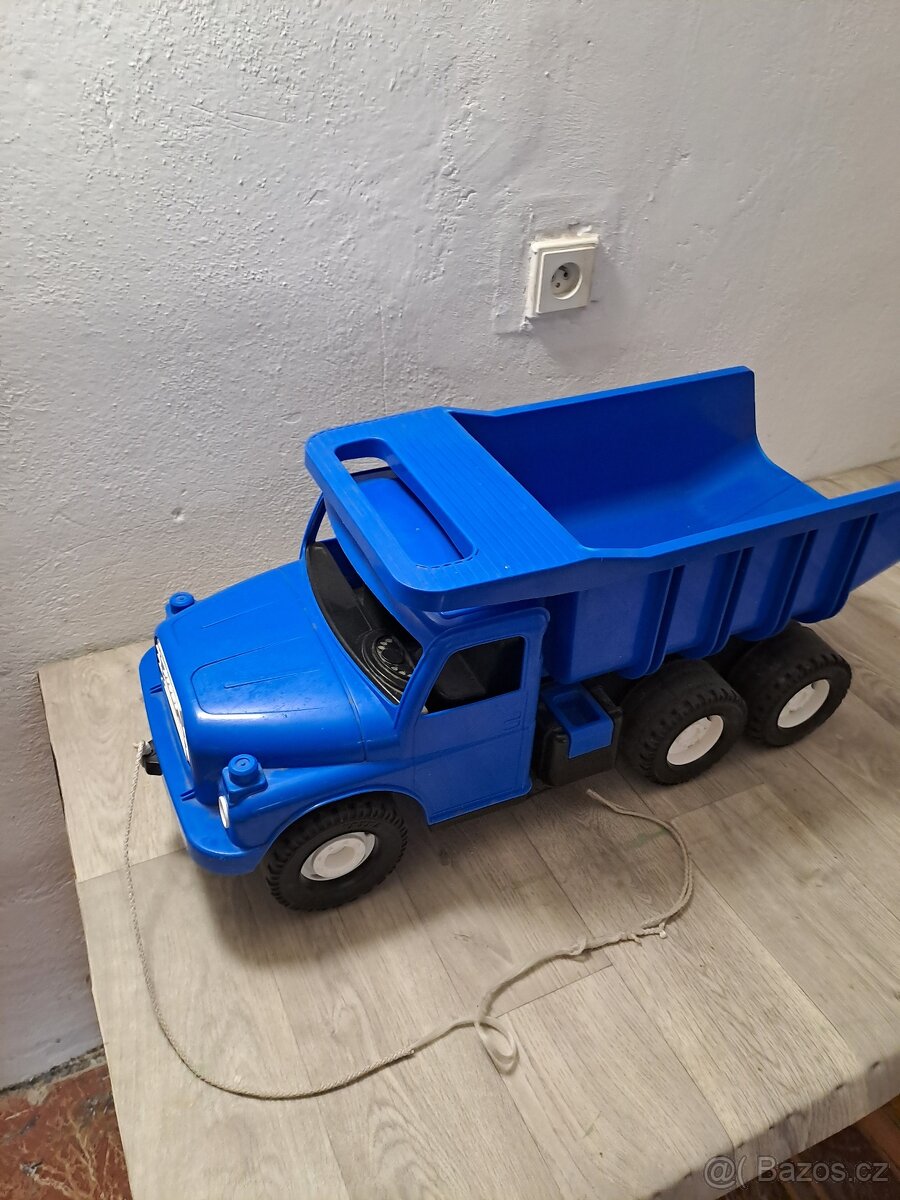 Dětská Tatra 148