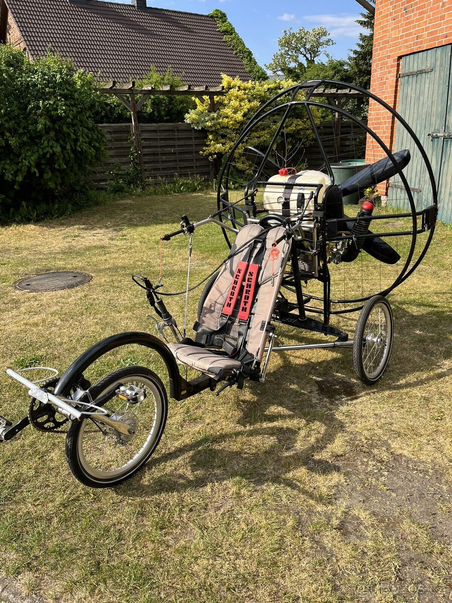 Paraglidingová motorová tříkolka „FLYKE“