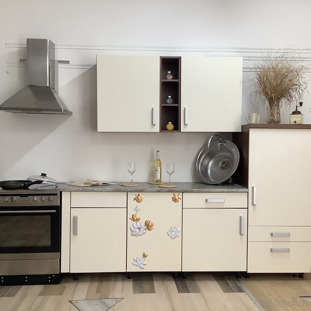 Světlá moderní kuchyně IRMA