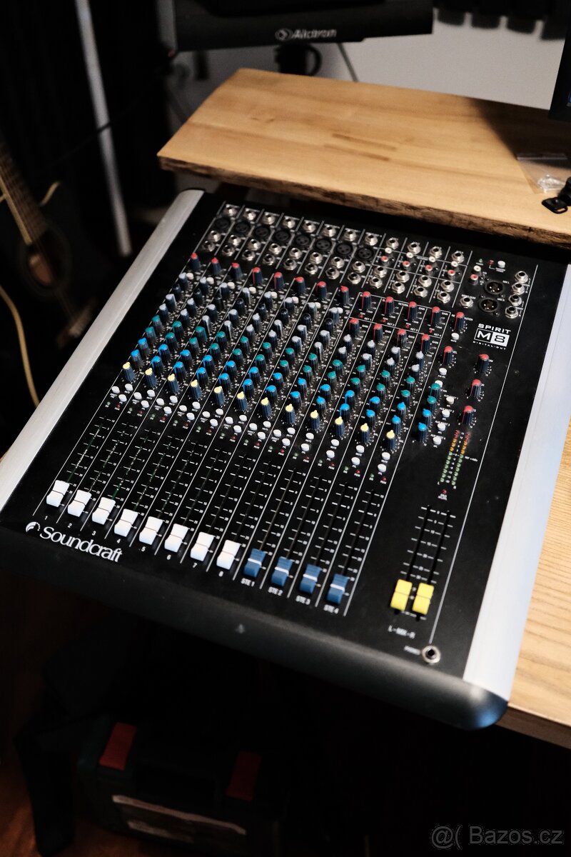 Soundcraft m8