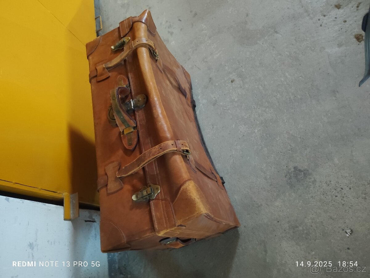 Kožený kufr velkých rozměrů