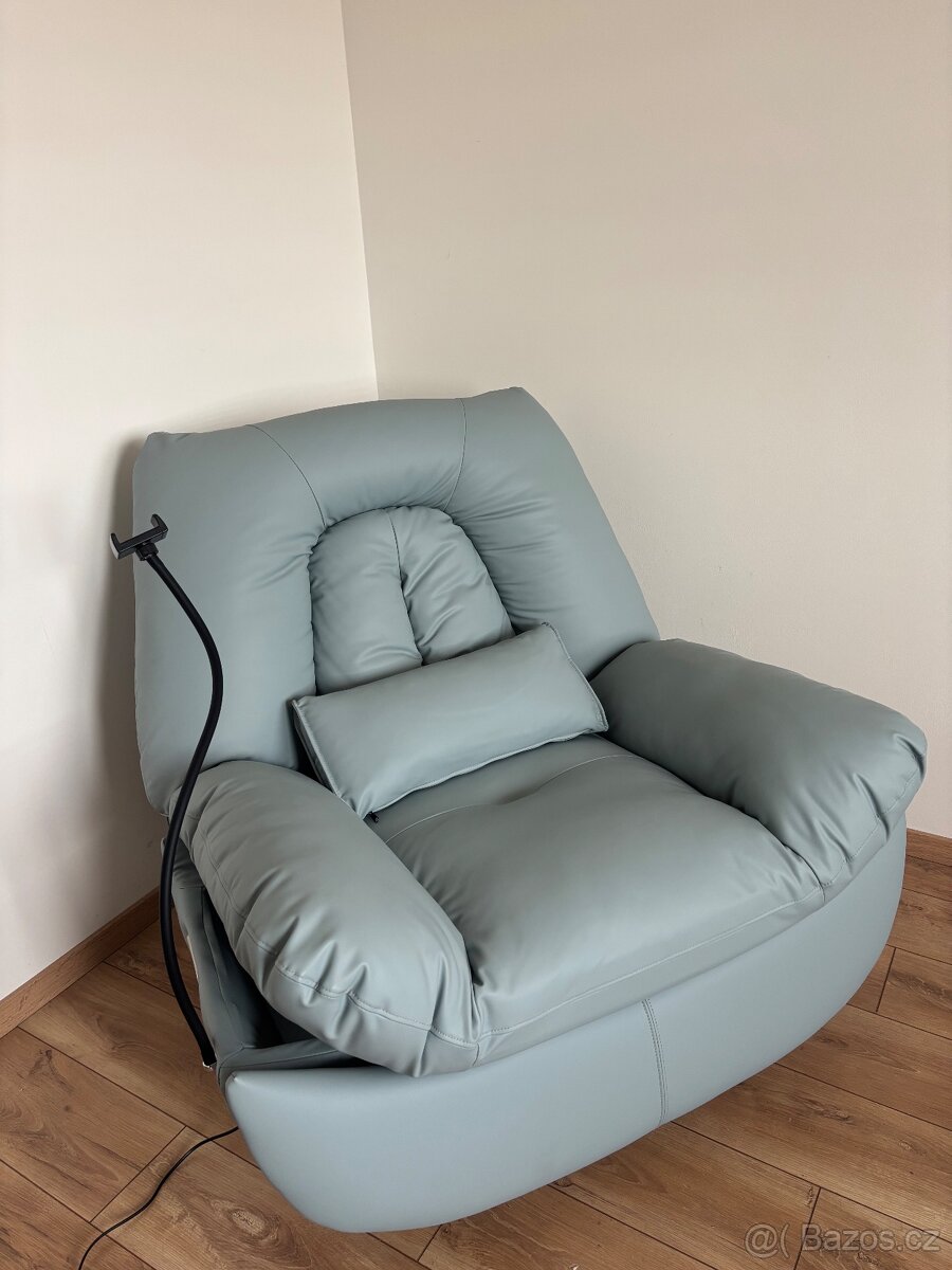 Polohovací elektrické křeslo