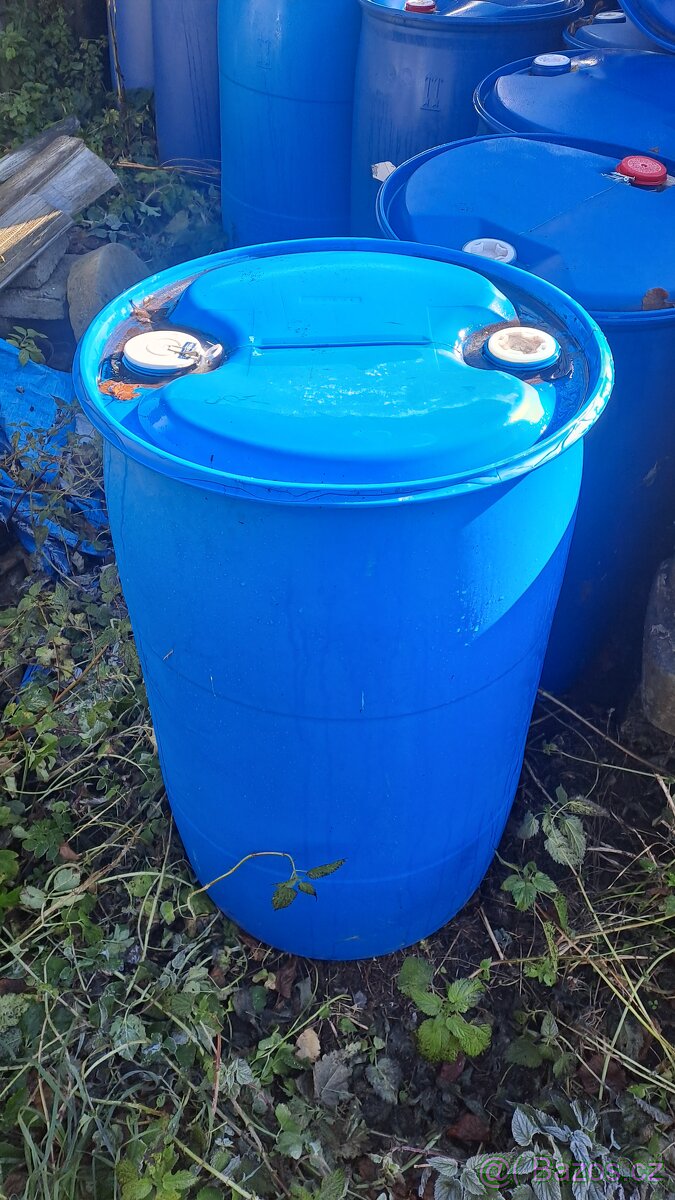 Plastové sudy 220l
