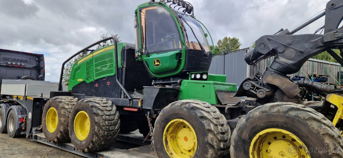 Harvestor JOHN DEERE 1270G 8W