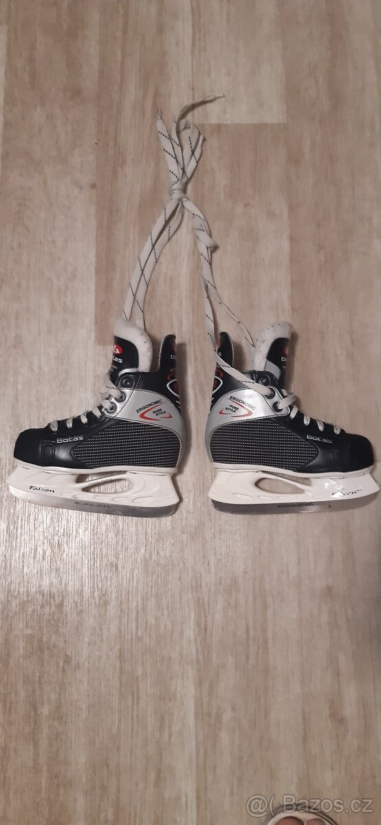 Dětské lední brusle velikost 27