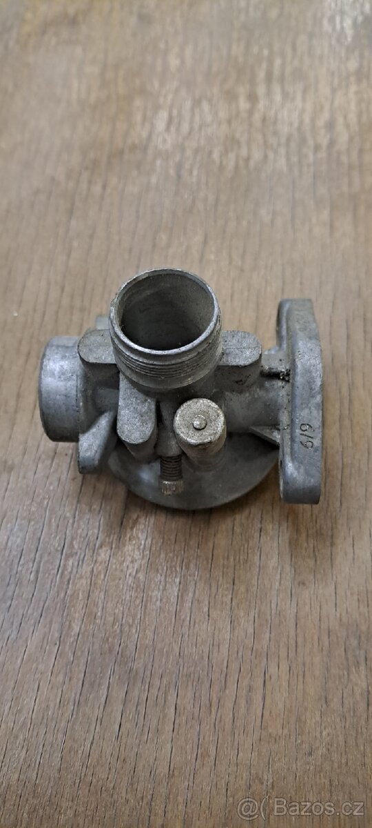 Karburátor torzo na motorku