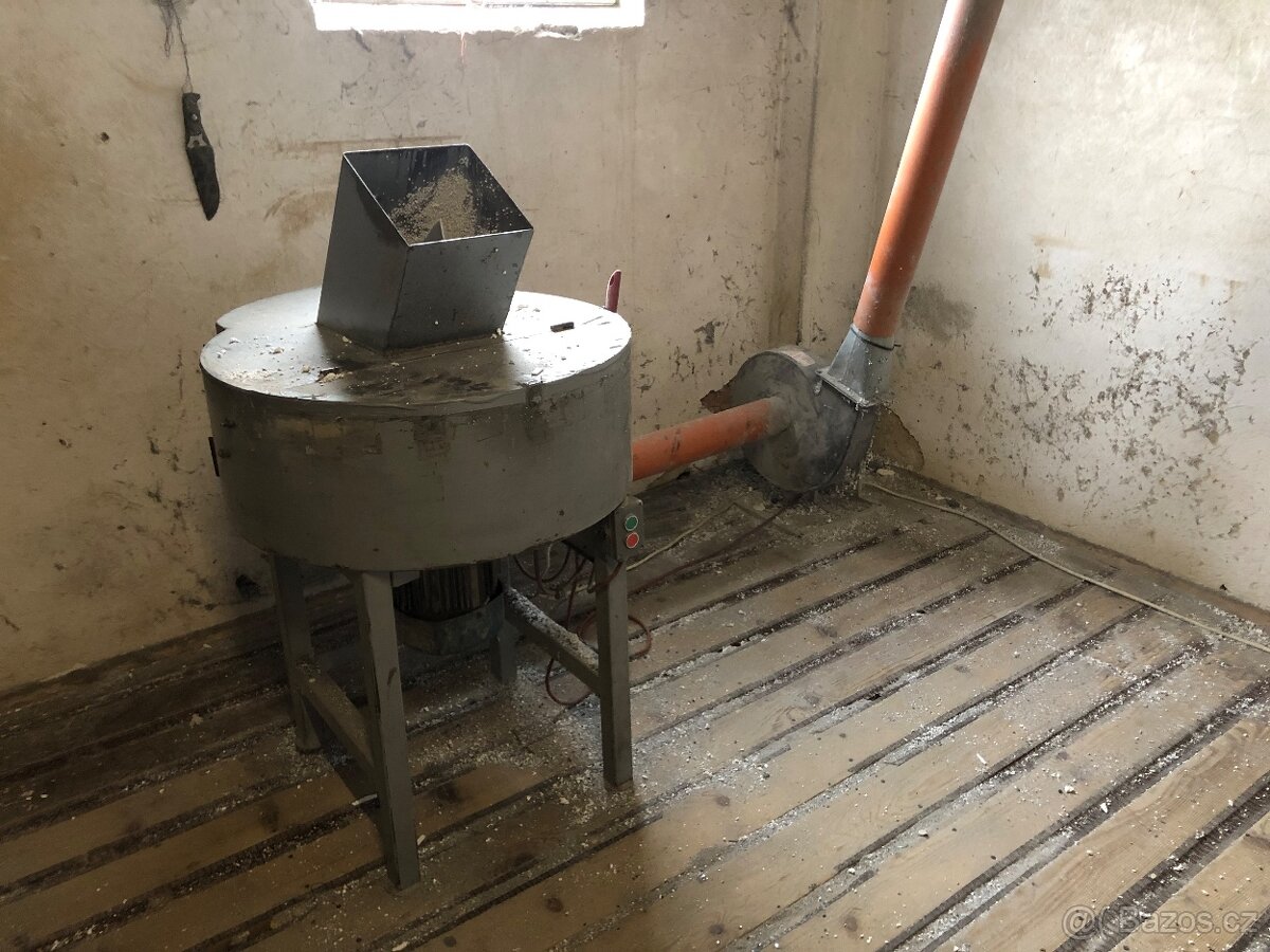 Drticí zařízení na polystyren