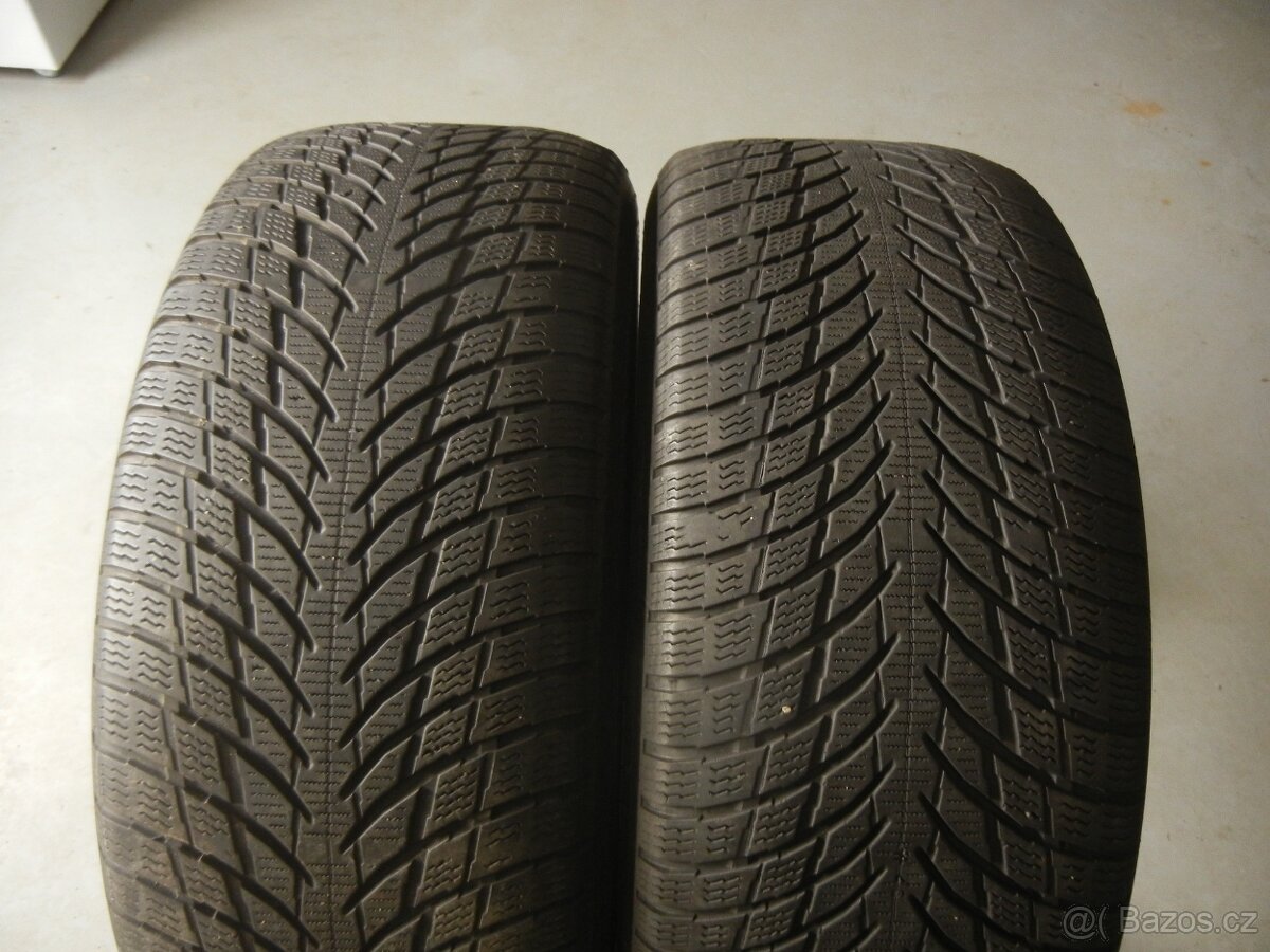 Zimní pneu Nokian 245/50R18