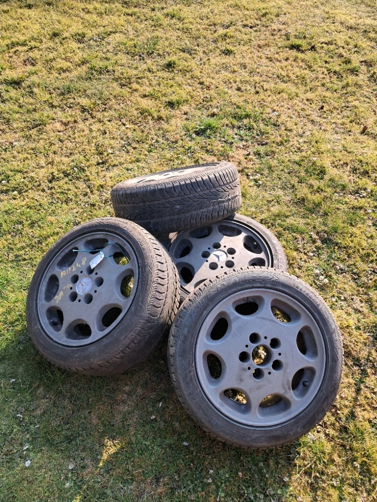 letní kola Mercedes A160 rok 2000