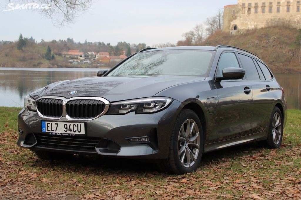 BMW Řada 3, BMW 330e xDrive Touring, v ČR