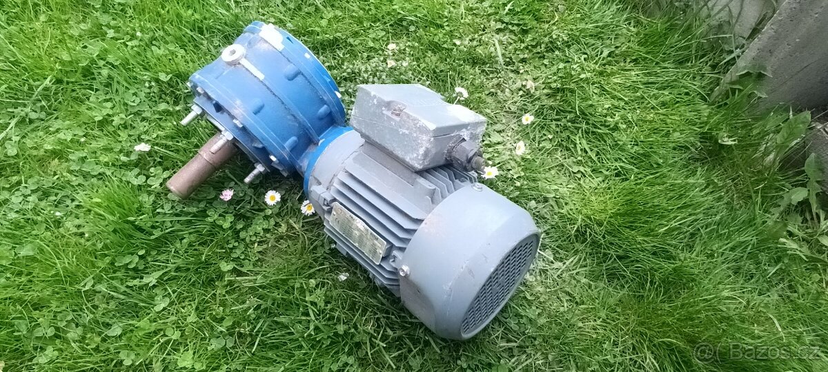 Elektromotor s převodovkou