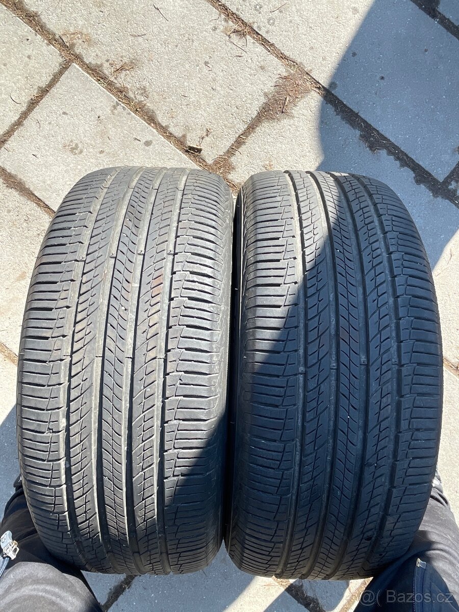 Dvě letní pneu Hankook 235/55/17