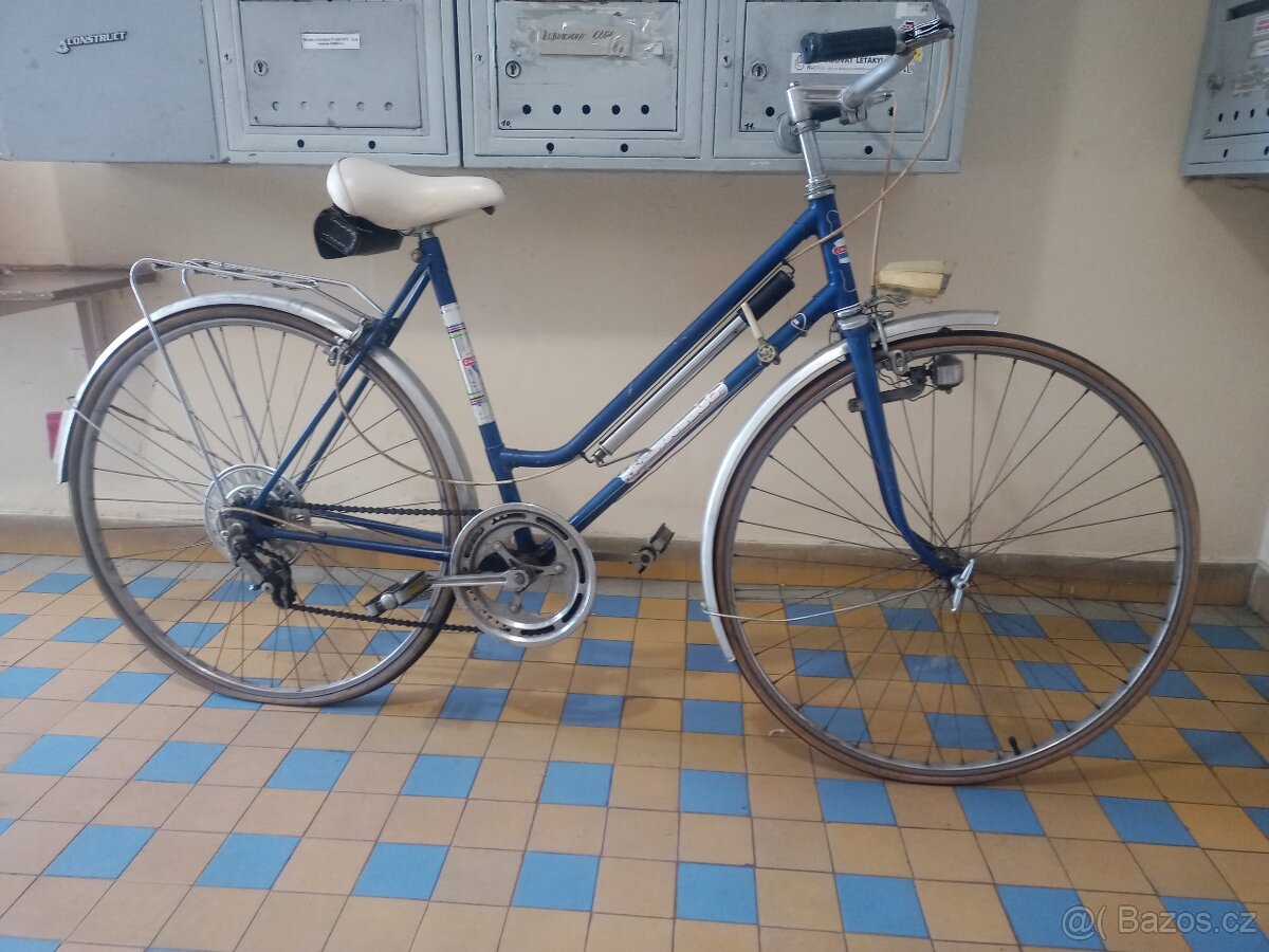Retro kola