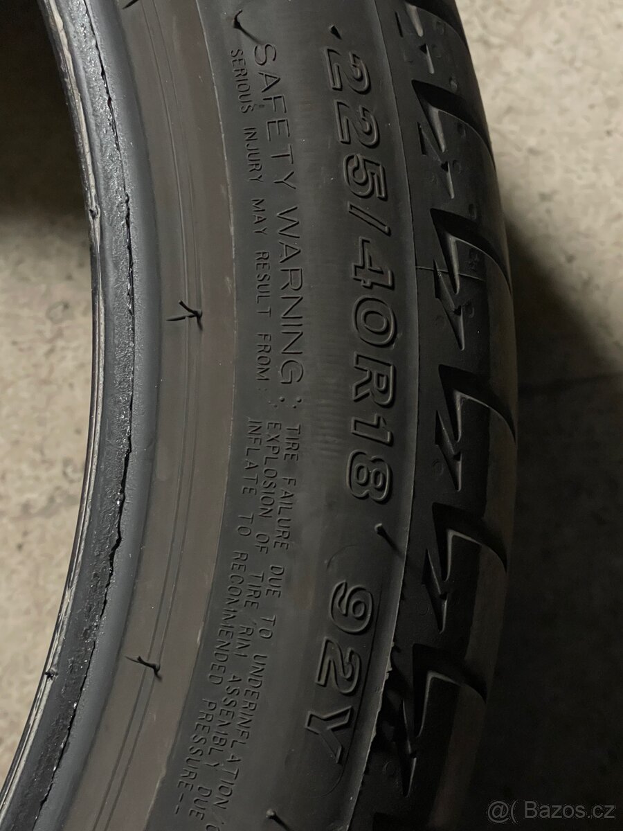 225/40R18 Bridgestone