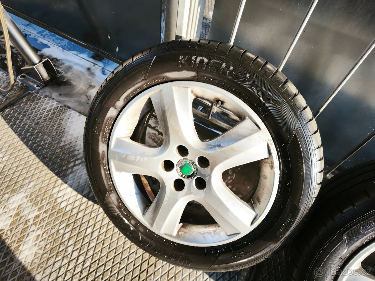 16" SKODA 5x100 elektrony s letnymi pneu 205/55 R16