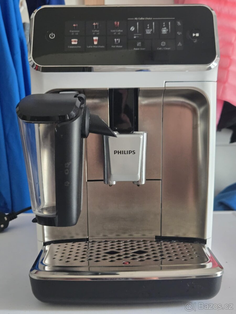 Automatický kávovar Philips Series 3300 LatteGo EP3343/90