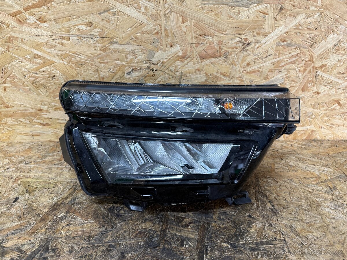 PRAVÝ PŘEDNÍ FULL LED SVĚTLOMET ŠKODA KAMIQ 658941016